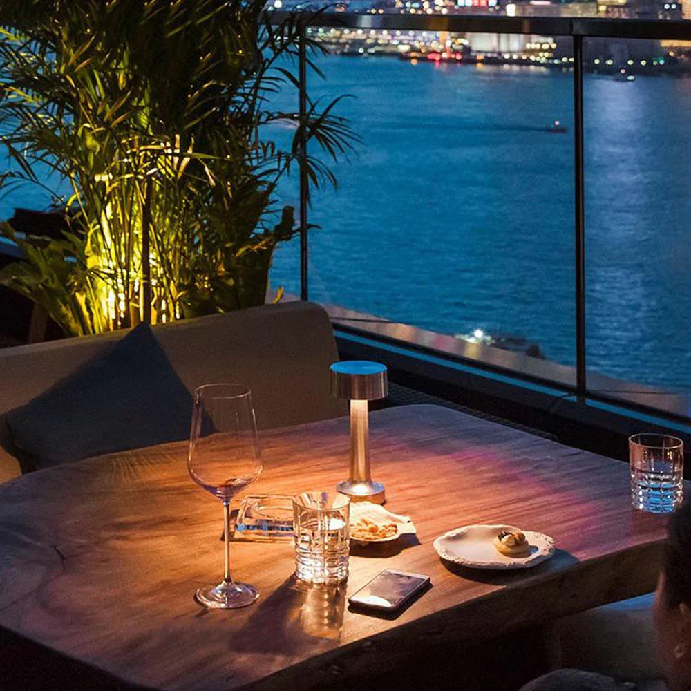 Lampara de Mesa LED Recargable con Diseño Retro