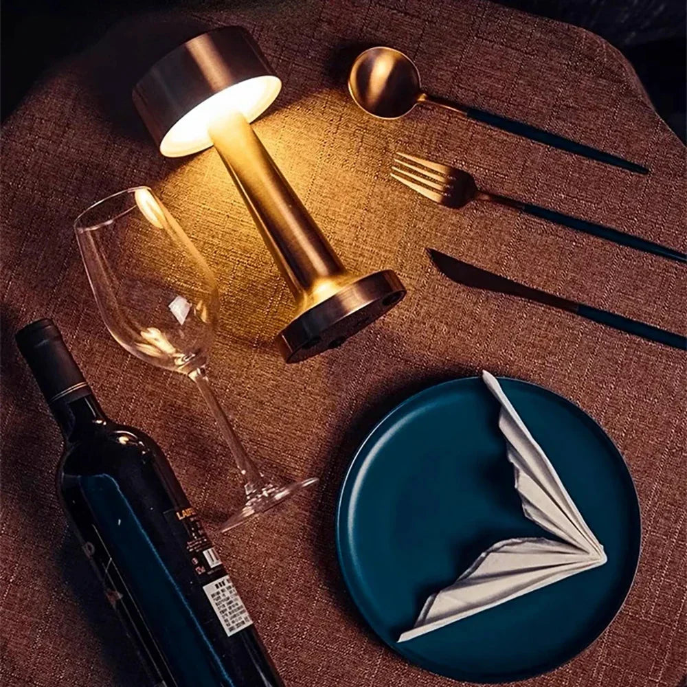 Lampara de Mesa LED Recargable con Diseño Retro